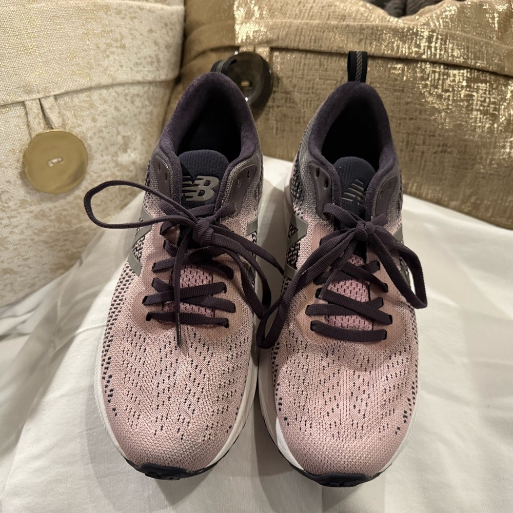 New Balance Pink and Gray Athletic Shoes with Sleek Design, only worn once - Picture 3 of 6